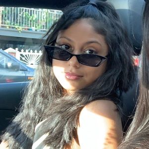 Meet your Posher, Gabriela